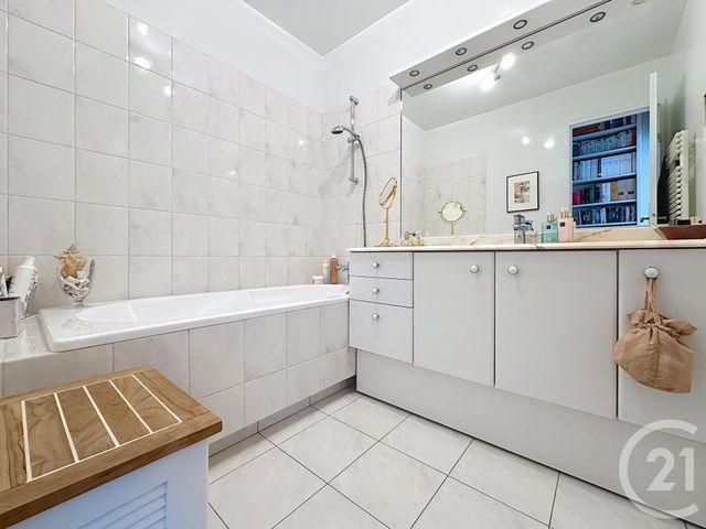 Appartement F4 à vendre - 4 pièces - 94.25 m2 - PARIS - 75020 - ILE-DE-FRANCE - Century 21 Bel Air