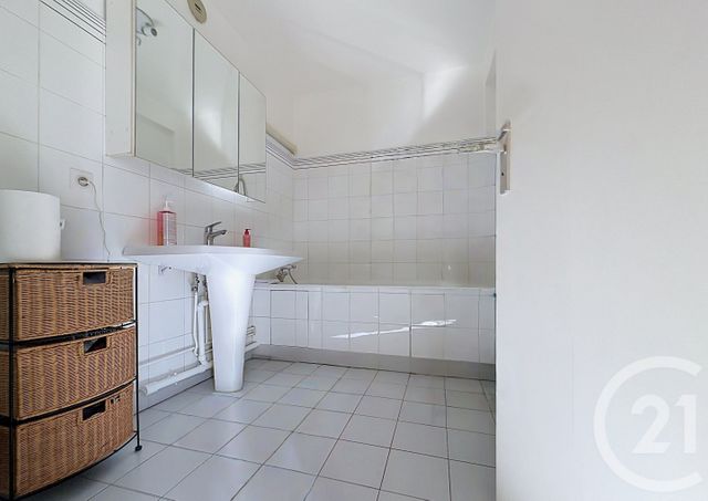 Appartement F2 à vendre - 2 pièces - 53.63 m2 - PARIS - 75020 - ILE-DE-FRANCE - Century 21 Bel Air